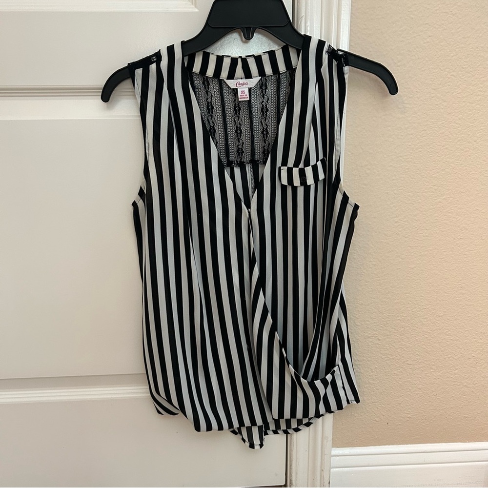 NWOT Candie’s Chic Black and White Sleeveless Top With Lace Back Design